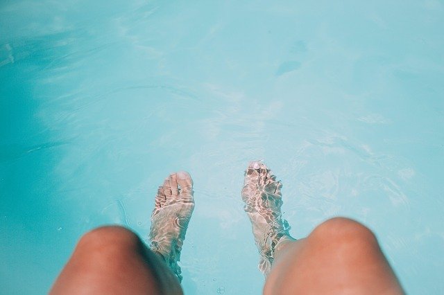 nohy ve vodě.jpg